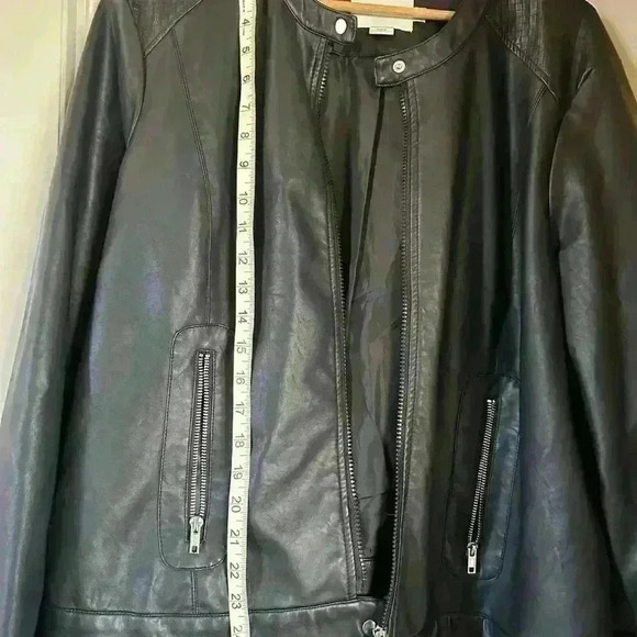 Women’s black faux leather moto jacket, size 1X - Picture 6 of 7